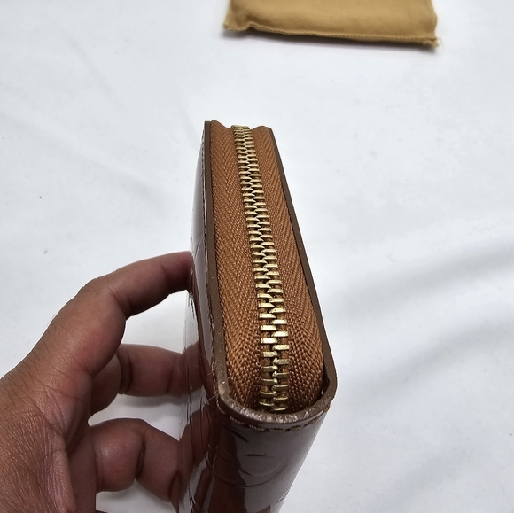 Louis Vuitton compact wallet - SOLD🥳 - Picture 9 of 9